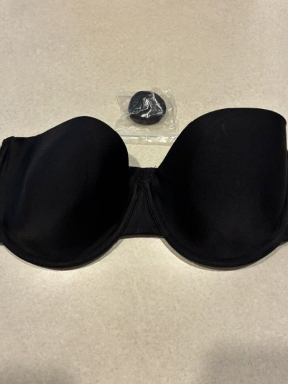 Maidenform Strapless 38D Black removable straps Underwire Padded Bra
